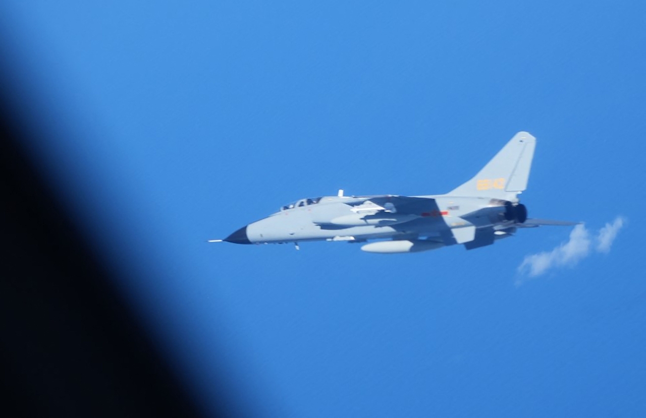 토토사이트 db 해킹 항공자위대가 지난 9일 동중국해 해상에서 중국군 전투기 JH-7이 자국 항공기를 근접 비행했다며 공개한 사진. [AFP]