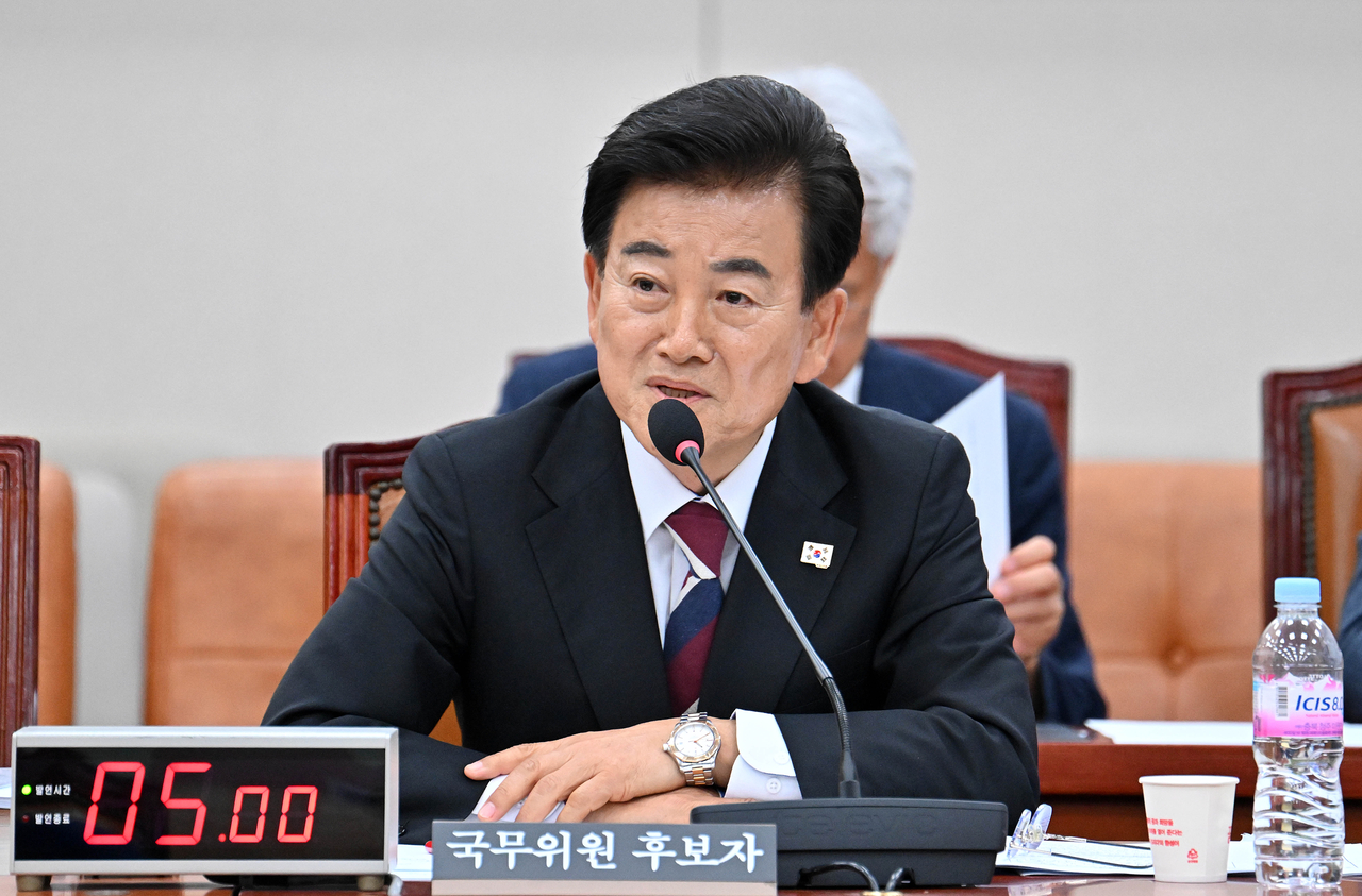 정동영 토토사이트 착오이체 장관 후보자가 14일 국회 외교통일위원회에서 열린 인사청문회에 참석해 의원들의 질의에 답변하고 있다. 임세준 기자
