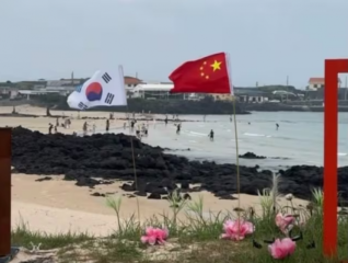 ‘제주도는 중국 땅’…해변에 펄럭이는 中 오성홍기 논란