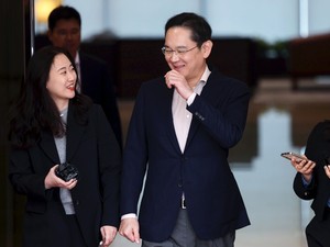Samsung chief vows to 'work hard' after returning from exclusive Sun Valley conference