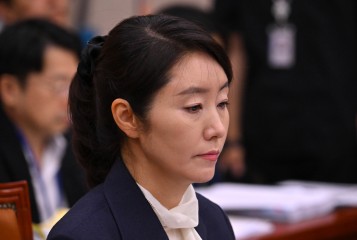 갑질의혹 강선우 보좌진에 사과…아이 언급하다 울먹였다 [토토사이트 마초]