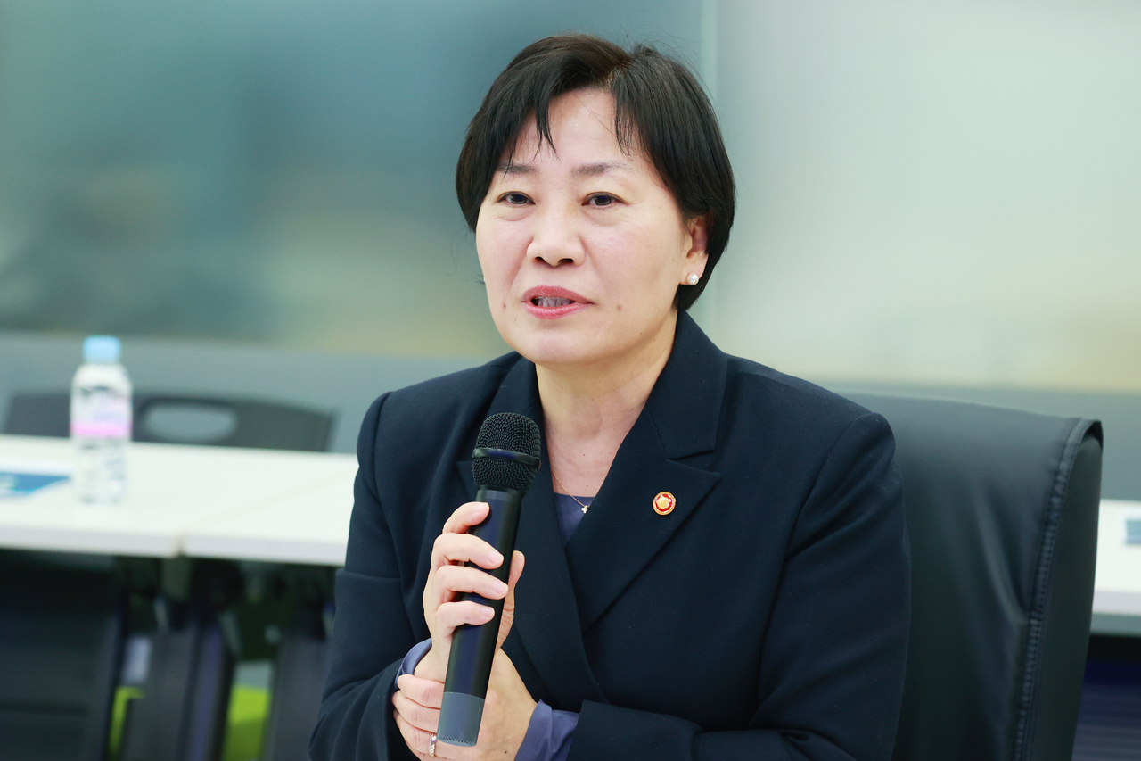 송미령 농림축산식품부 장관이 14일 오후 서울 서초구 aT센터 열린 농수산물온라인도매시장 번화가 토토사이트방문 및 간담회에서 발언하고 있다. <연합뉴스>