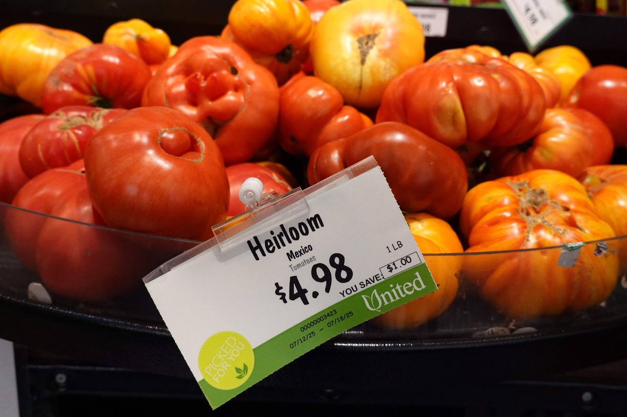 Tomatoes from Mexico are displayed on a grocery store shelf in San Anselmo, California, Monday.   AFP-Yonhap