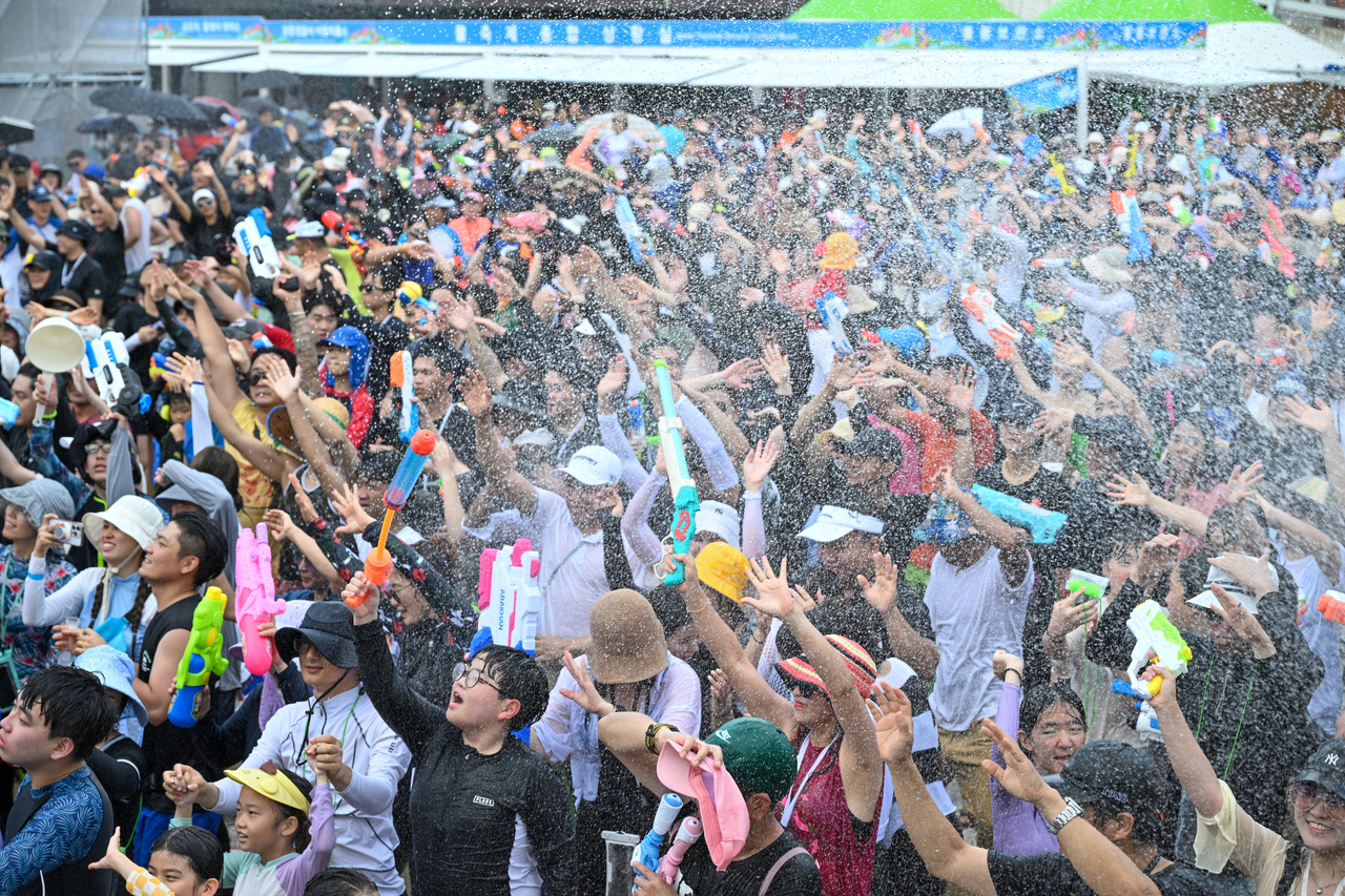 제18회 정남진 토토사이트 바코드 물축제가 오는 26일 개막한다.[지엔씨이십일 제공]