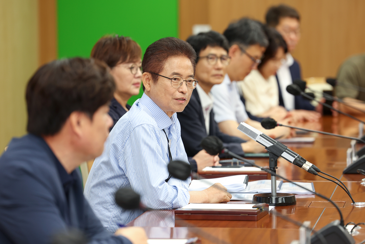 이철우 랜드토토가 15일 간부회의를 열고 있다.[경북도 제공]