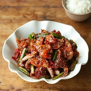 Spicy marinated crab (Yangnyeom gejang)