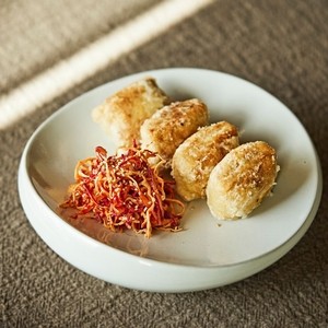 Cabbage and tofu skin dumplings