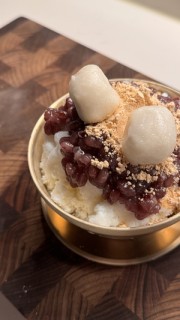 Red bean shaved ice (Patbingsu)