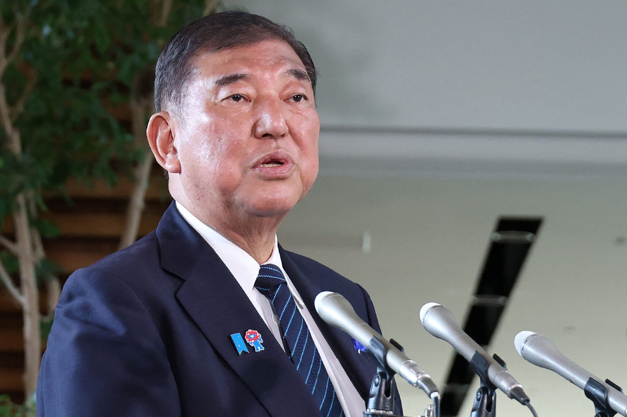 토토사이트 신고보상 시게루 일본 총리가 지난 8일 도쿄 총리실에서 미국의 관세 인상에 대한 기자들의 질의에 답하고 있다. [AFP]
