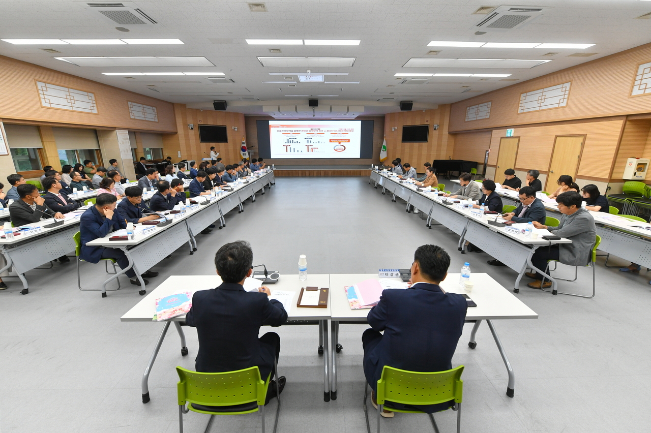 16일 영주시는 시청 강당에서 ‘2025영주 시원(ONE)축제’ 준비상황보고회를 개최하고, 축제 전반에 대한 세부 추진계획과 보완사항을 점검했다.[영주시제공]