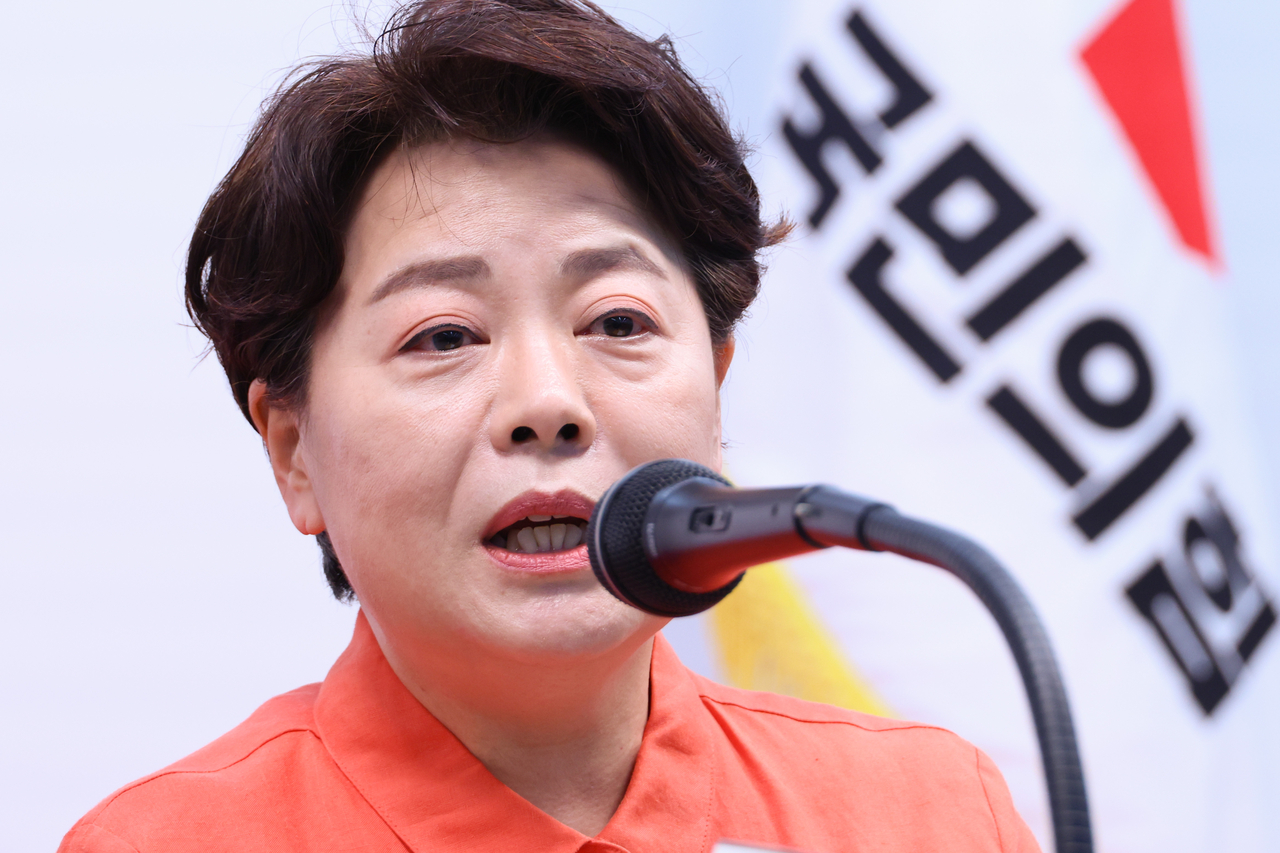 윤희숙 국민의힘 토토사이트 has jinju원장이 16일 서울 여의도 중앙당사에서 인적쇄신 등 개혁방안과 관련해 기자간담회를 하고 있다. [연합]