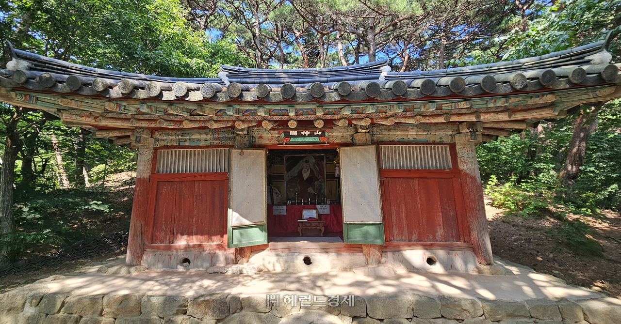 산신각