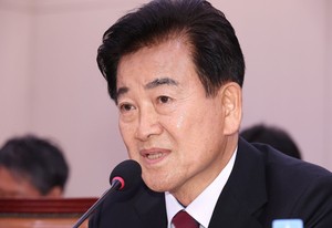 Chung Dong-young’s return signals softening of North Korea policy