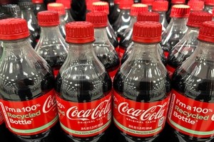 Trump says Coca-Cola to switch to cane sugar in US