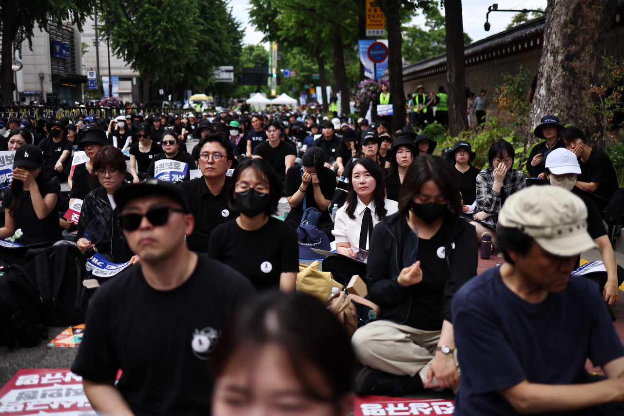 정부서울청사 인근에서 열린 교권 보호 대책 요구 전국 교원 집회[연합]
