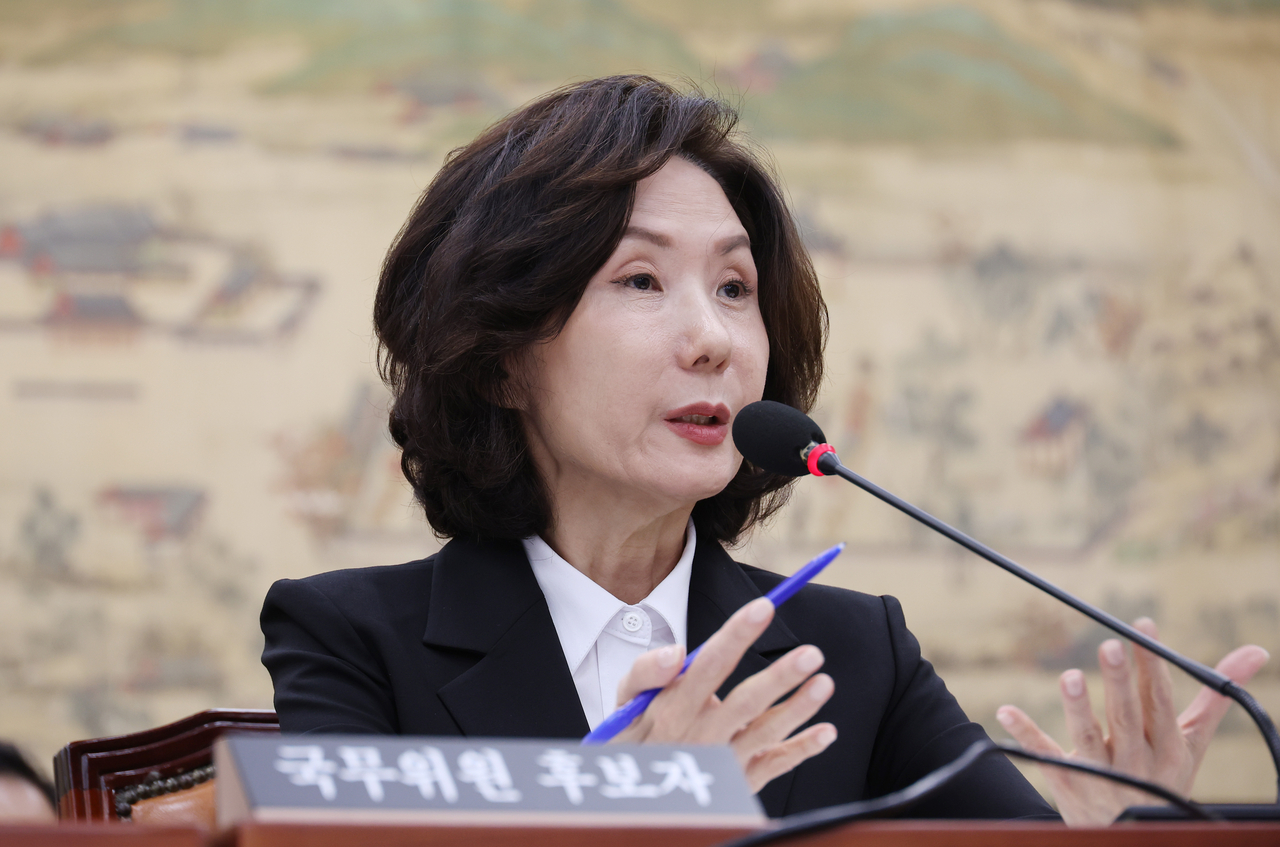 Lee Jin-sook, the nominee for education minister, speaks at a hearing Wednesday. Yonhap