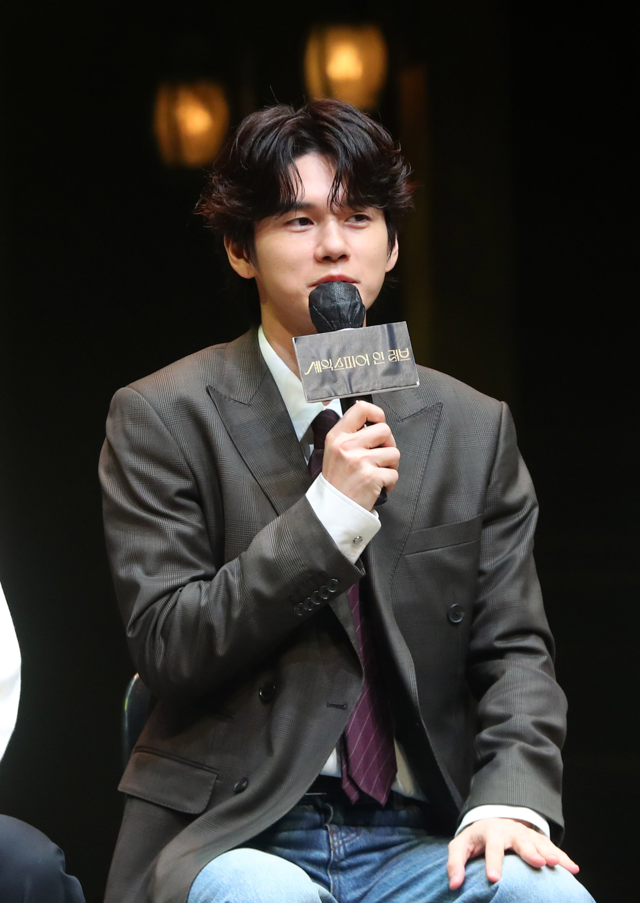 Ong Seong-wu speaks at a press conference for "Shakespeare in Love" in Seoul on Wednesday. (Yonhap)