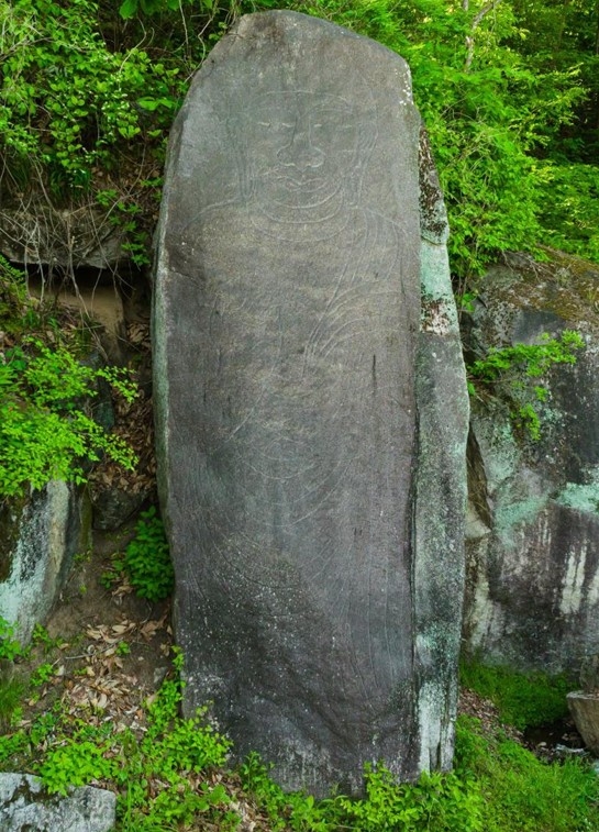 상주 도곡리 마애여래입상 근경. [상주시 제공]