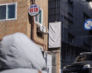 “엄마, 너무 힘들어” 집 때문에 서울 떠난 청년 2년간 10만명, 어디로 갔나 [부동산360]
