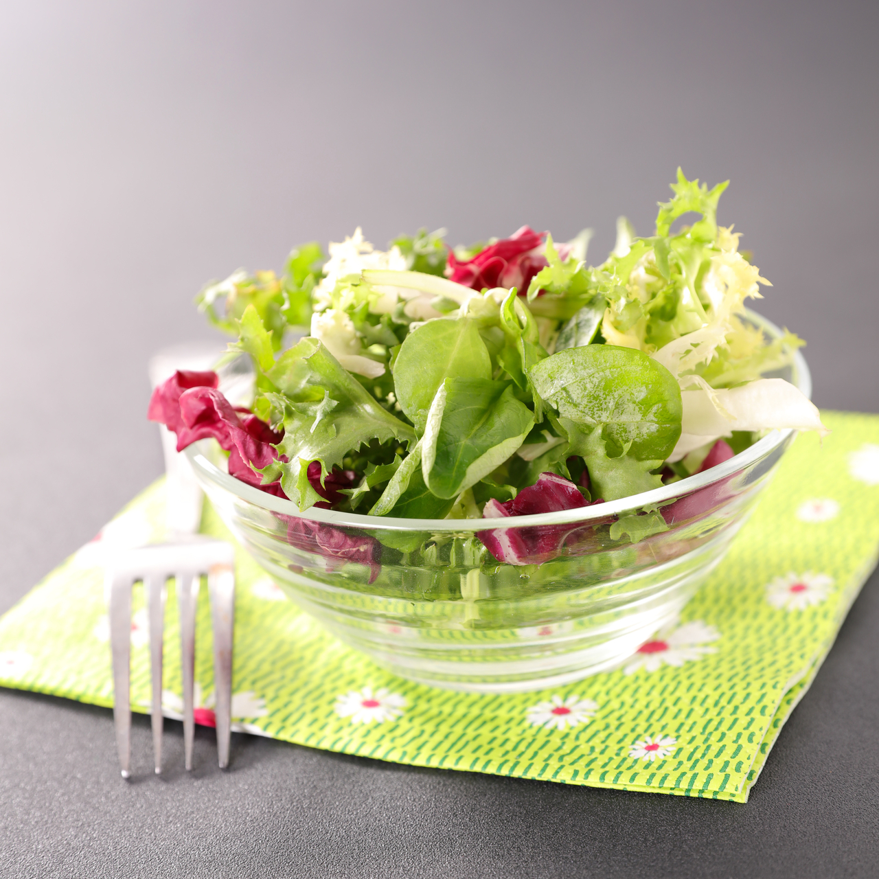 This stock photo shows a bowl of salad, commonly thought of as part of a healthy diet. (123rf)