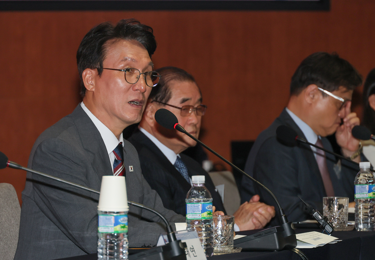 김민석 국무유탑 토토사이트가 21일 서울 용산구 백범김구기념관에서 열린 광복 80년 기념사업추진위원회 1차 회의에서 모두발언을 하고 있다. [연합]