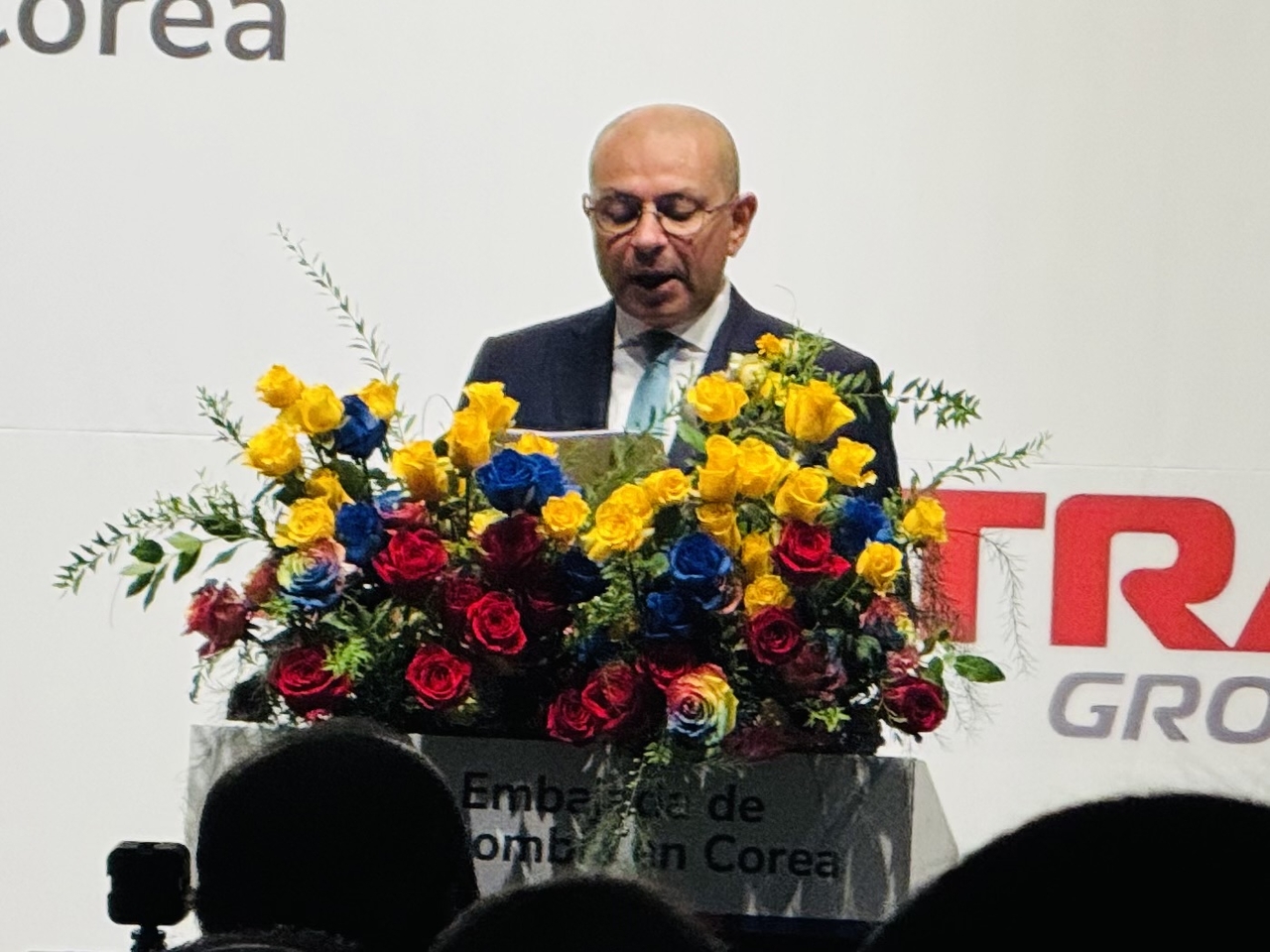 Colombian Ambassador to Korea Alejandro Pelaez Rodriguez speaks at Colombia's 215th Independence Day commemoration at Westin Josun Seoul on Monday. (Sanjay Kumar/The Korea Herald)