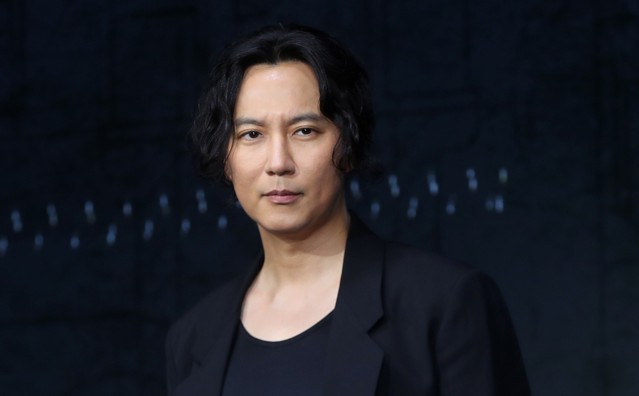 Kim Nam-gil poses for a photo during a press conference held in Mapo-gu, Seoul, Tuesday. (Newsis)