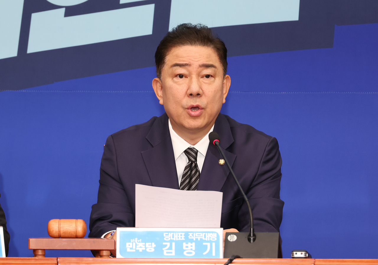 김병기 더불어민주당 당 대표 직무대행 겸 원내대표. 사진은 지난 18일 국회에서 열린 민주당 최고위원회의 모습. [연합]
