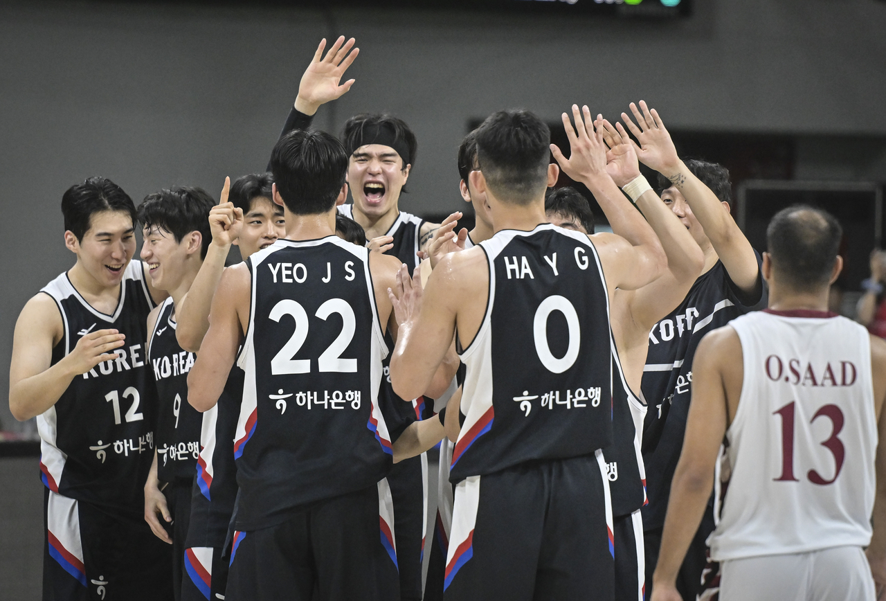 한국 일본 npb 토토사이트 대표팀이 20일 열린 카타르와 평가전서 승리한 후 기쁨을 나누고 있다.  [대한민국일본 npb 토토사이트협회 제공]