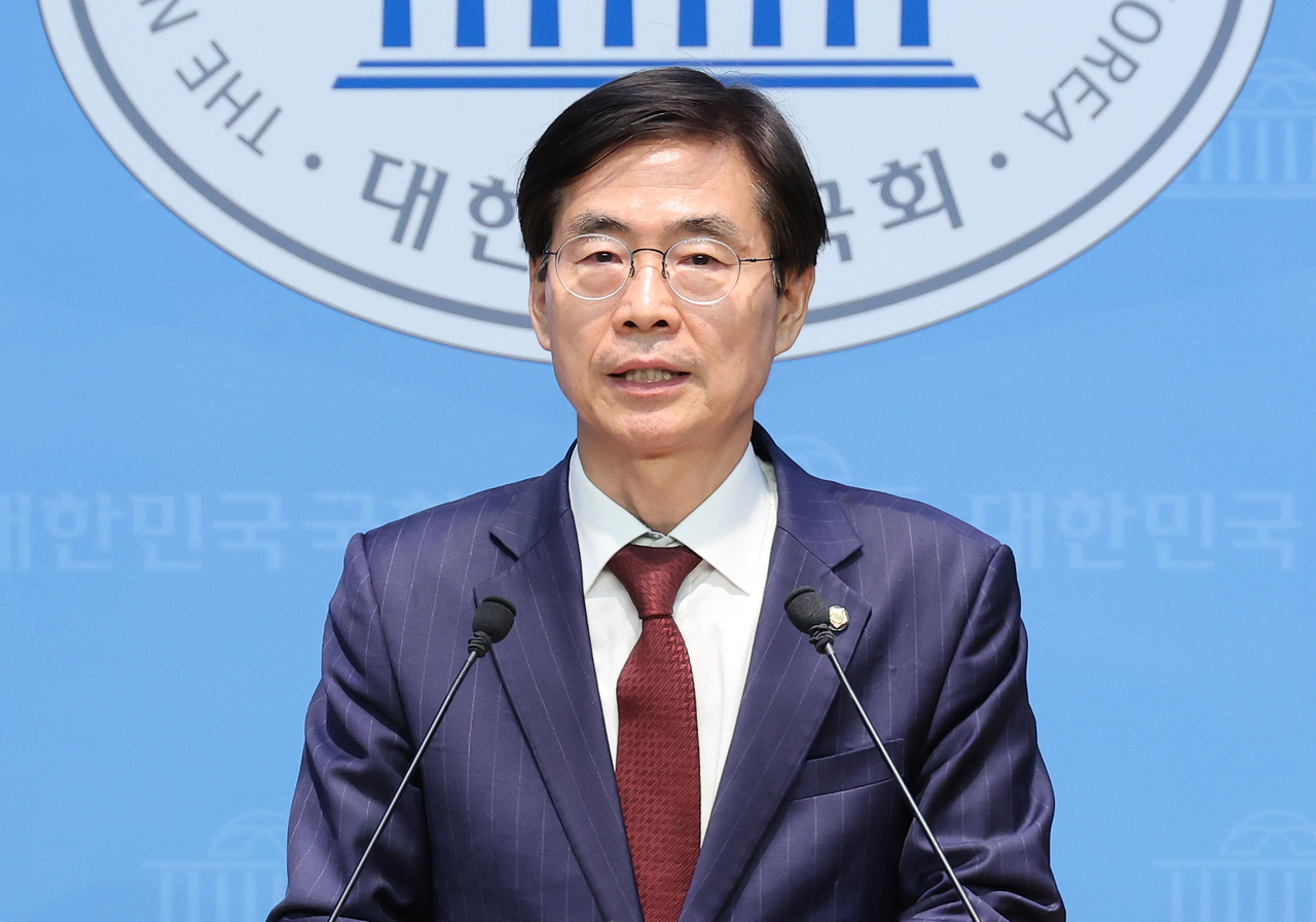 조경태 국민의힘 의원이 23일 서울 여의도 국회 소통관에서 sky 토토사이트후보 단일화 촉구 등 현안 관련 기자회견을 하고 있다. [연합]