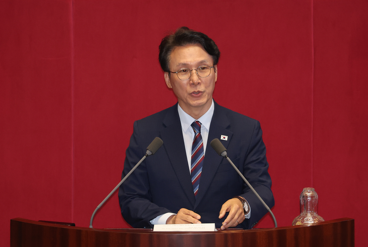 김민석 국무총리가 23일 국회 본회의에서 인사말을 하고 있다. [연합]