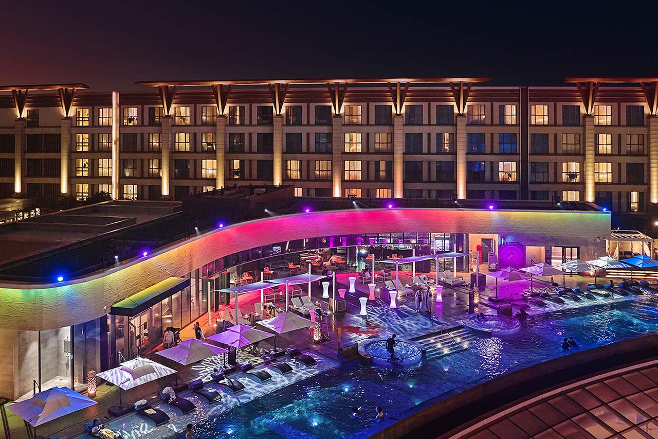 Sky Pool (Jeju Shinhwa World)