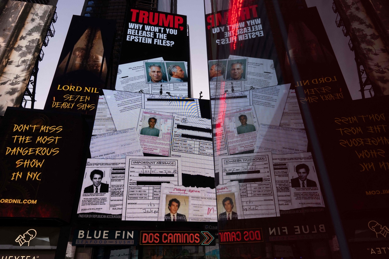 A billboard in Times Square calls for the release of the Epstein files in New York City on Wednesday.   AFP-Yonhap