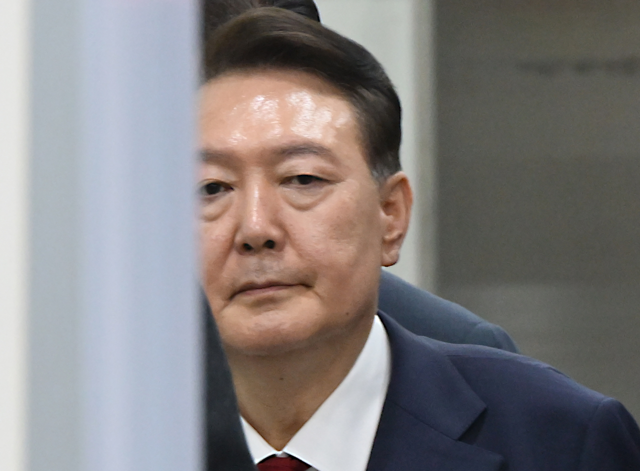 Former President Yoon Suk Yeol leaves the Seoul Central District Court on July 9 after attending his detention warrant hearing. (Yonhap)