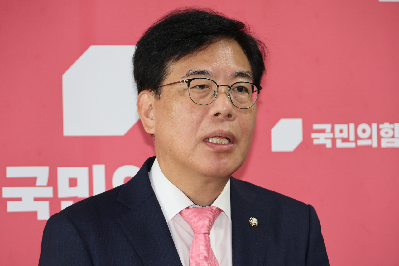 Rep. Song Eon-seog, interim leader of the main opposition People Power Party speaks during a press conference held at the National Assembly in Yeouido, Seoul, Friday. (Yonhap)
