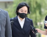 샤넬백을 대체 왜 바꿨을까? 김건희 특검, 문고리 3인방 유경옥 전 행정관 소환[세상&]