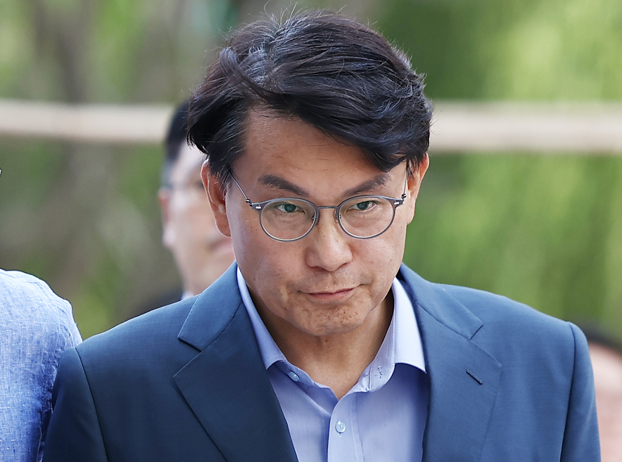 Rep. Yoon Sang-hyun of the People Power Party appears for questioning by the special counsel in Seoul on Sunday. (Yonhap)