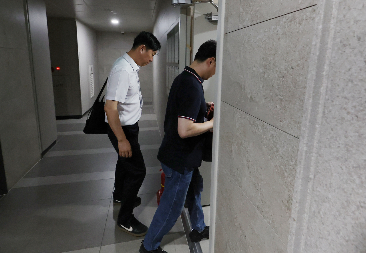 Lee Jun-seok's Office Raided Again Amid Controversy Over Election Influence