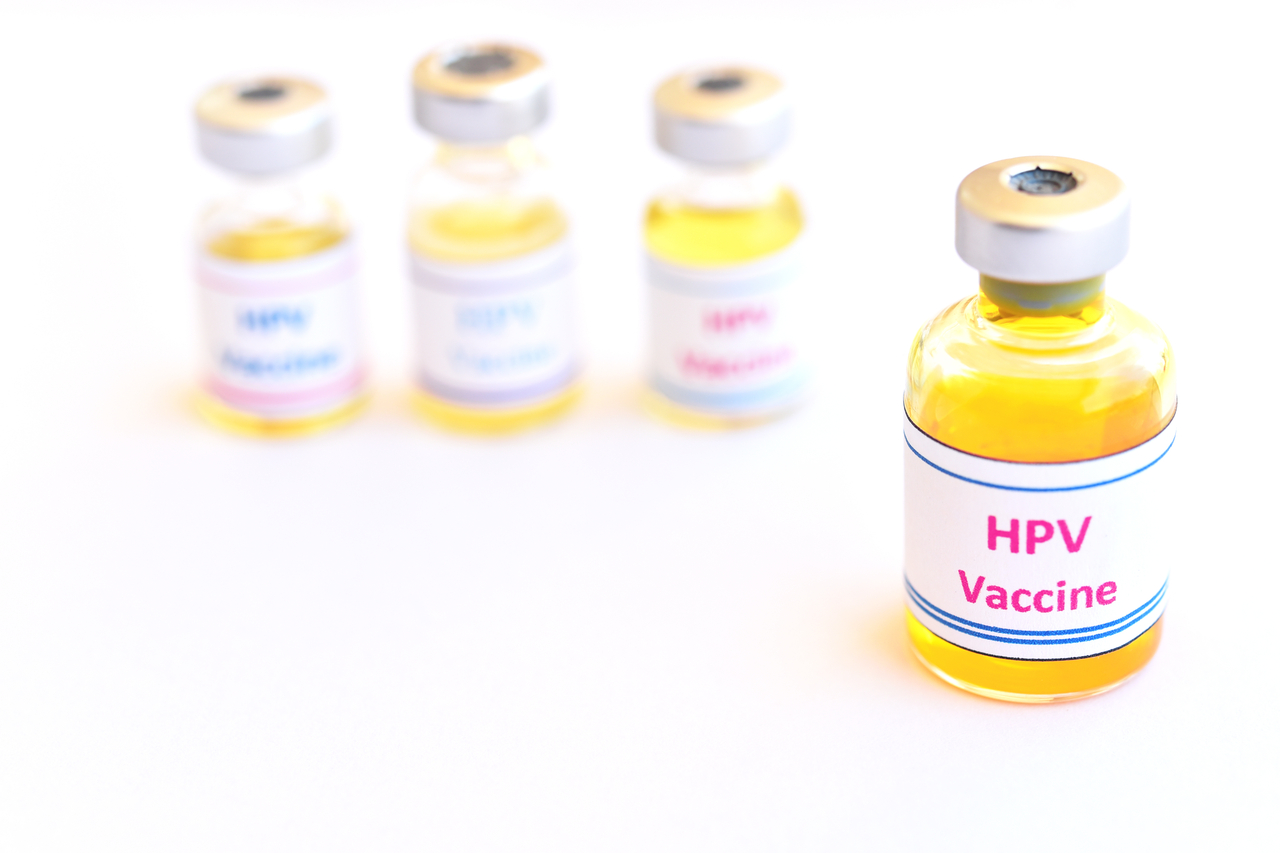 Human papillomavirus vaccine for injection (123rf)
