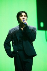 Monsta X’s I.M suffers back injury