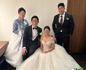 Korean-born permanent resident of US seized at airport, trapped in detention for 8 days