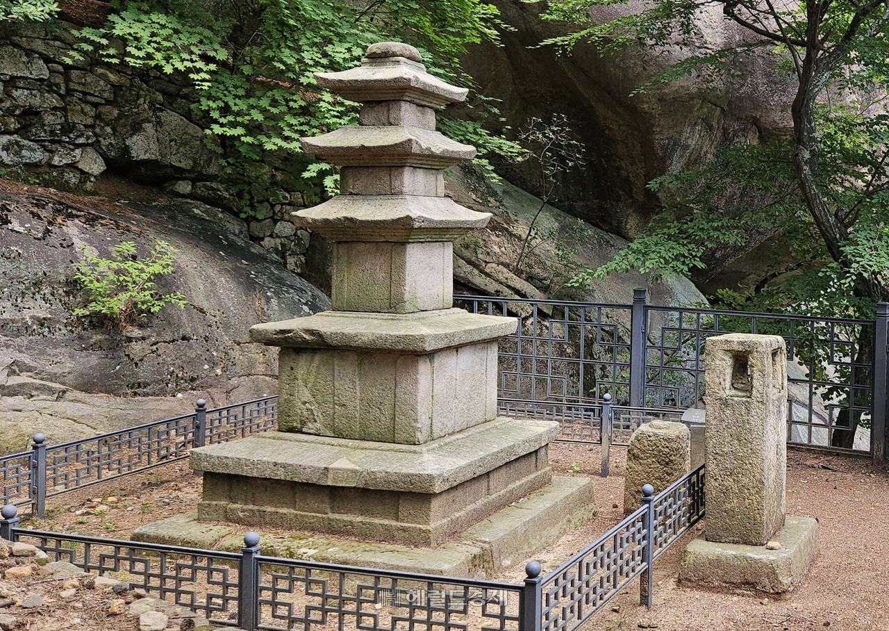 중암암 삼층석탑