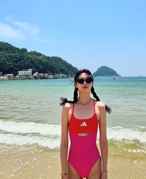 Poolside style in 2025