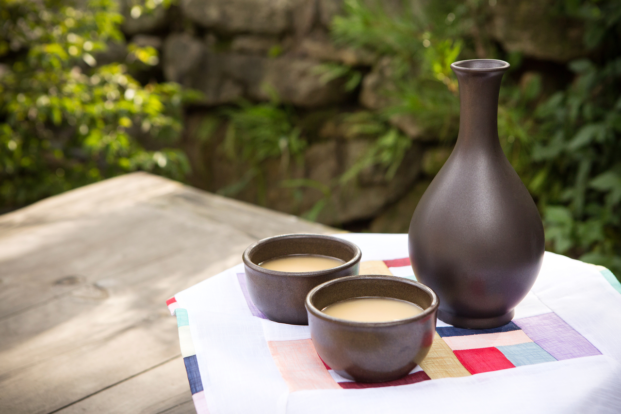 Makgeolli, Korea's milky, fizzy rice wine (123rf)