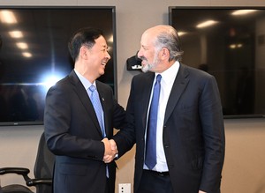 Inside the frantic final hours of South Korea-US tariff talks