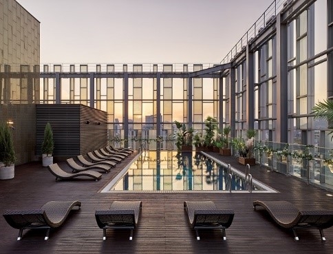 Rooftop swimming pool (Novotel Ambassador Seoul Dongdaemun)