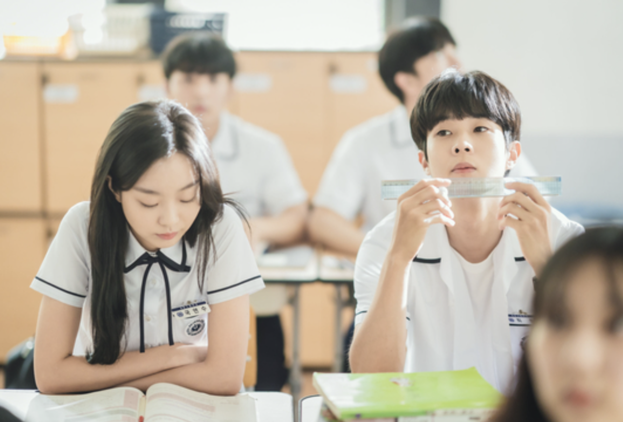 “Our Beloved Summer," starring Kim Da-mi (left) and Choi Woo-shik (SBS)