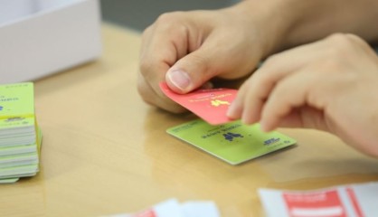 “민생회복 소비쿠폰, 기초생활수급자는 카드 색깔 다르네”…불법 현금화 시도까지?