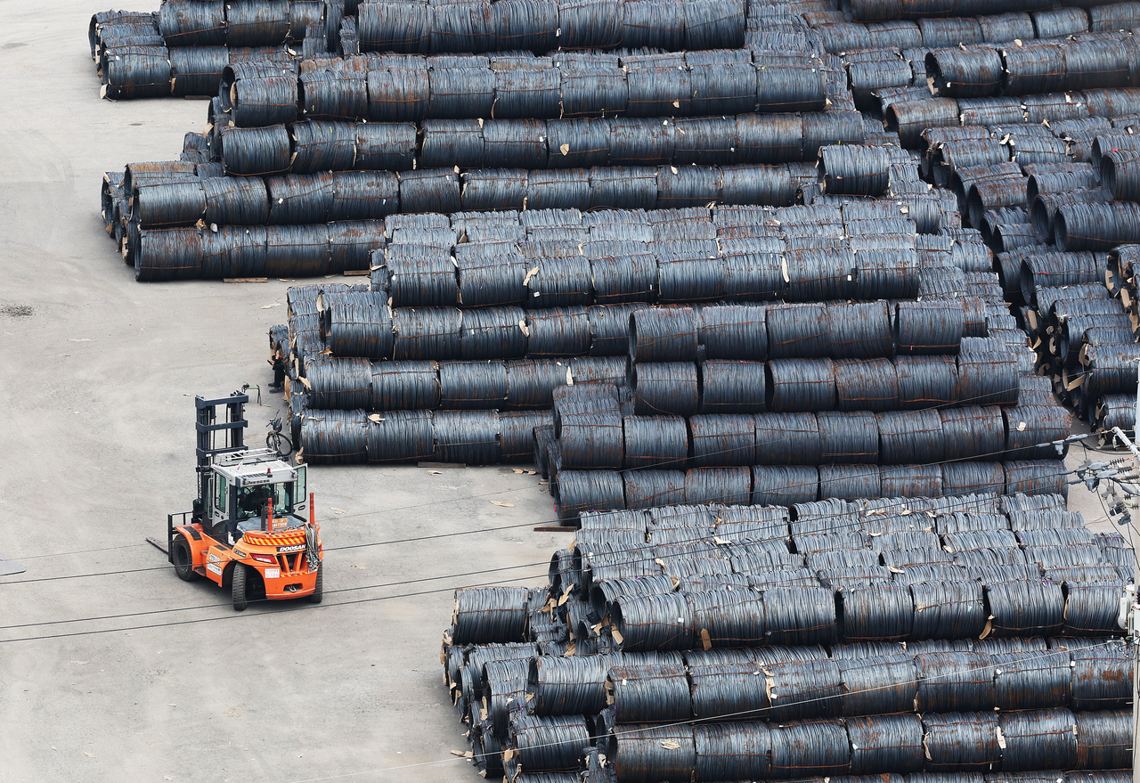 Steel products piled up at Pyeongtaek Port in Pyeongtaek, Gyeonggi Province, on Thursday (Yonhap)