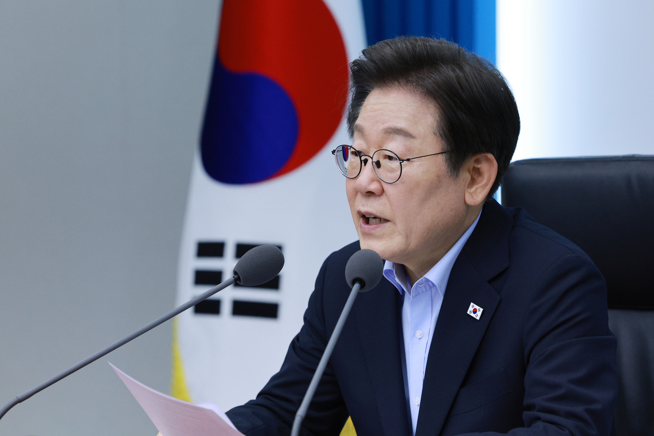 이재명 토토사이트 더베이이 지난달 31일 서울 용산 토토사이트 더베이실 청사에서 열린 6차  수석·보좌관 회의에서 발언하고 있다. [연합]
